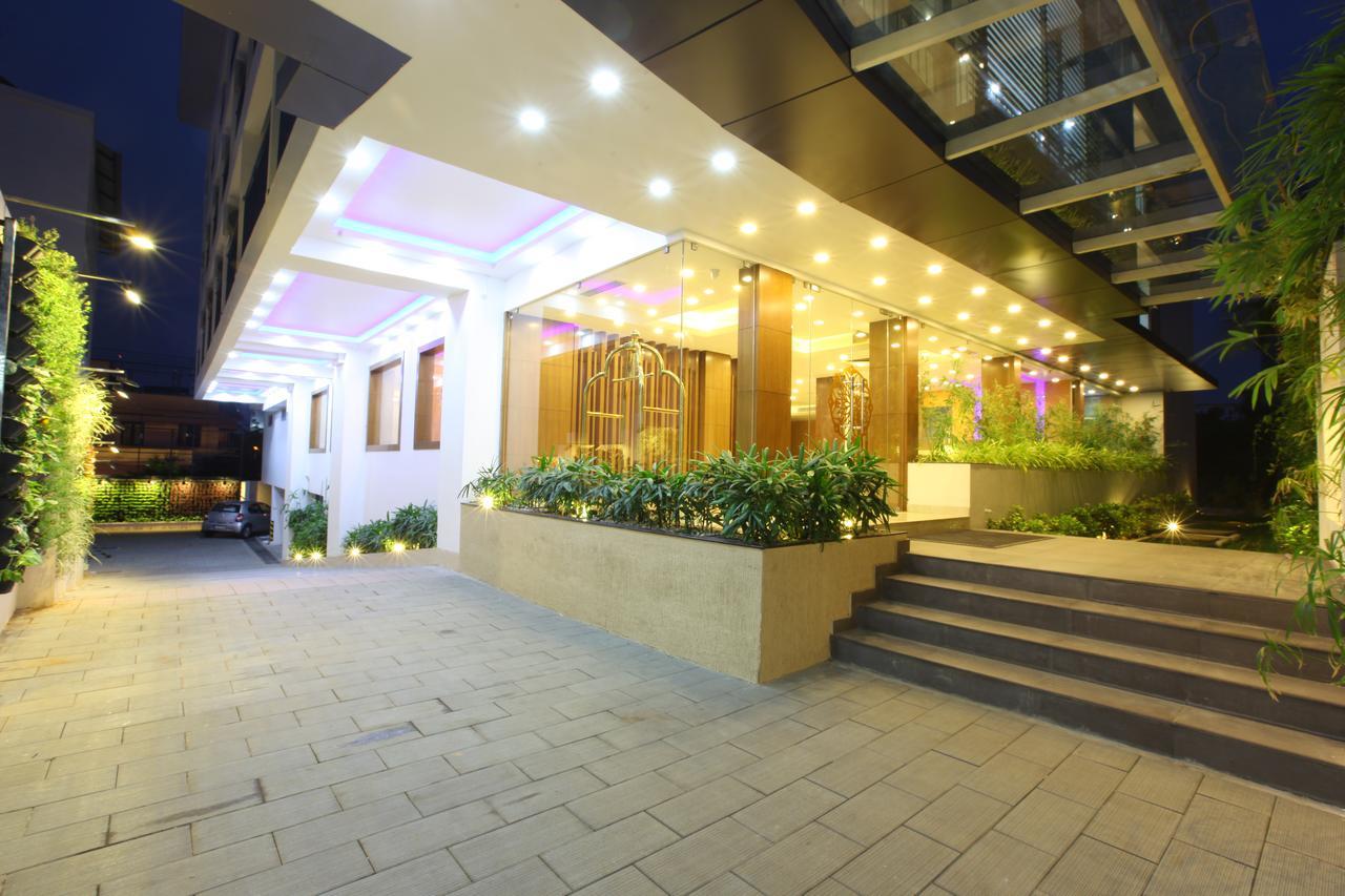Sidra Pristine Hotel And Portico Halls Kochi Eksteriør billede